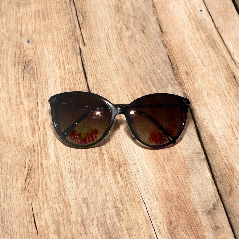 Burberry sun glasses